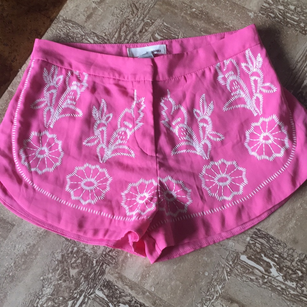 🛍 Cute pink shorts